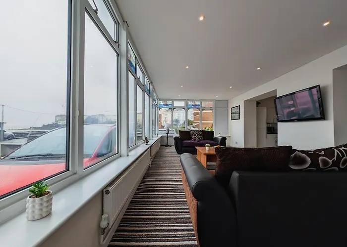 Bay & Harbour Holiday Apartments & Rooms Only